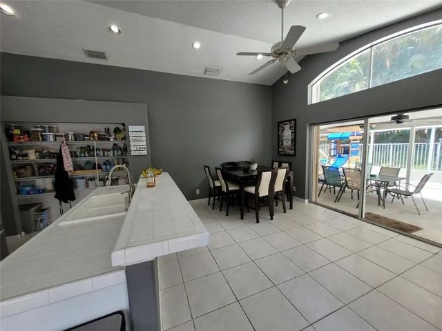 5 of 33 - 6416 Barton Creek Circle, Lake Worth, FL