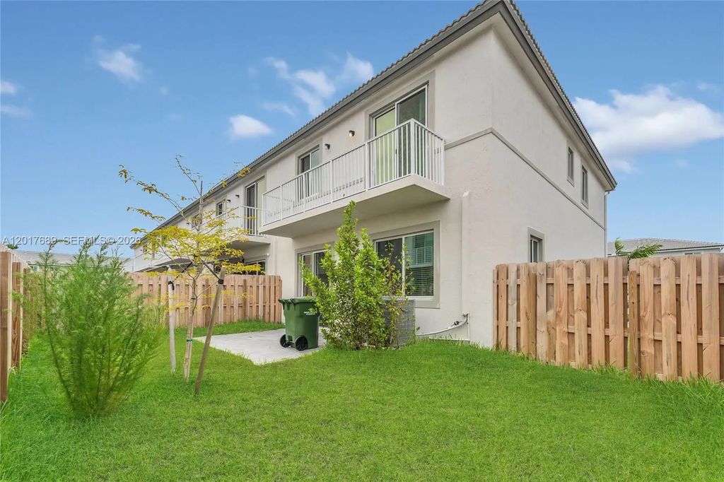 725 Se 14th Court, Homestead