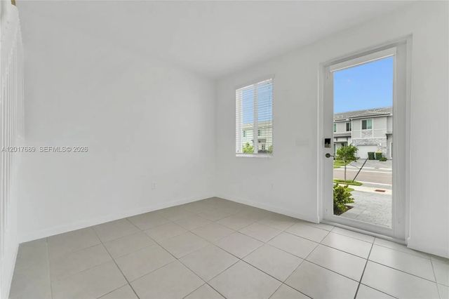 3 of 32 - 725 Se 14th Court, Homestead, FL