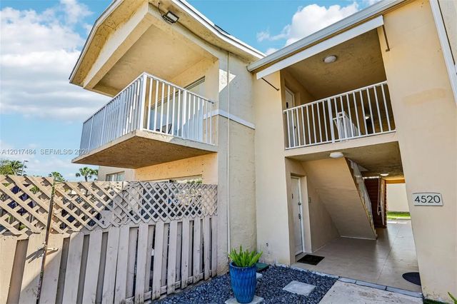 2 of 29 - 4520 Nw 79th Avenue #2d, Doral, FL