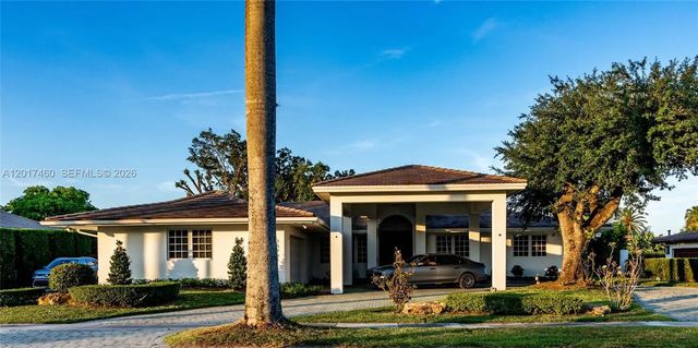 3 of 42 - 15761 Turnberry Drive, Miami Lakes, FL