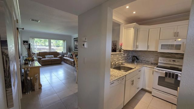 2 of 34 - 5161 W Oakland Park Boulevard #206, Lauderdale Lakes, FL