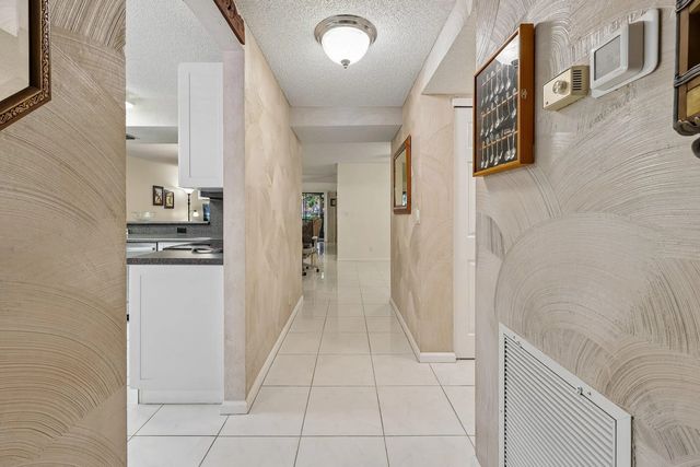 2 of 20 - 9681 E Sills Dr E #102, Boynton Beach, FL