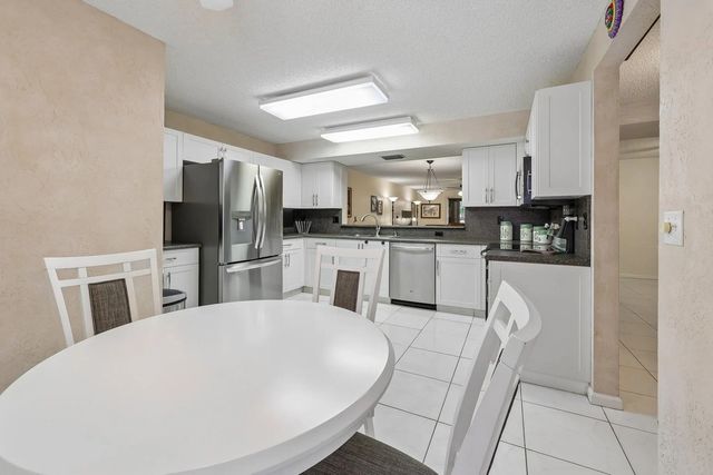 3 of 20 - 9681 E Sills Dr E #102, Boynton Beach, FL