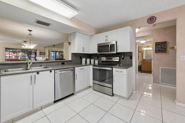5 of 20 - 9681 E Sills Dr E #102, Boynton Beach, FL