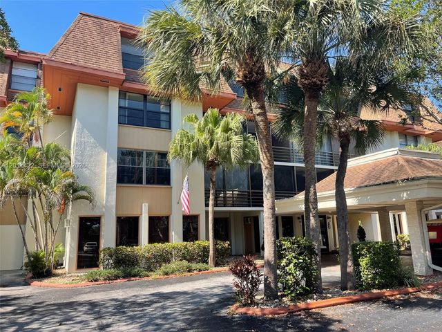 671 Ne 195th Street #207-e, Miami