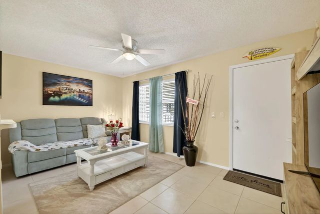 23 Lake Vista Trail #204, Port St. Lucie