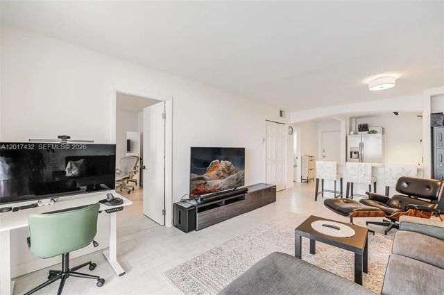 4 of 43 - 1331 Lincoln Road #704, Miami Beach, FL