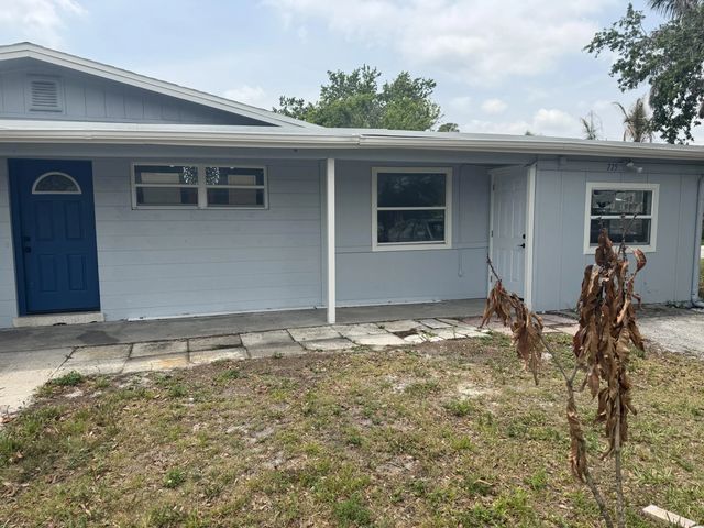 775 Sw 4th Pl Place Sw, Vero Beach