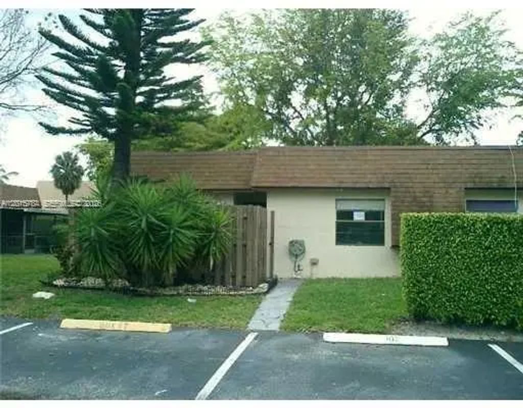 5702 Swordfish Circle, Tamarac
