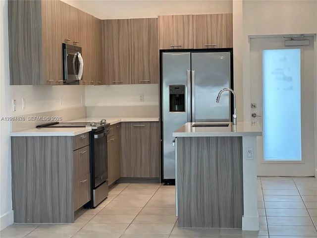 5 of 18 - 8201 Nw 41st Street #d-203, Doral, FL