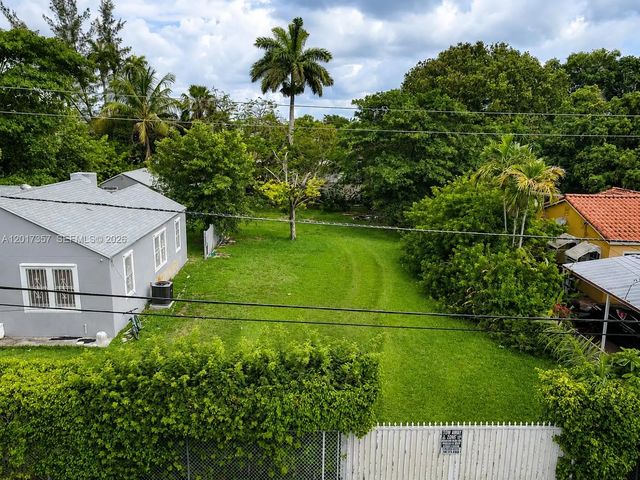 3 of 5 - 1555 Nw 26th Street, Miami, FL