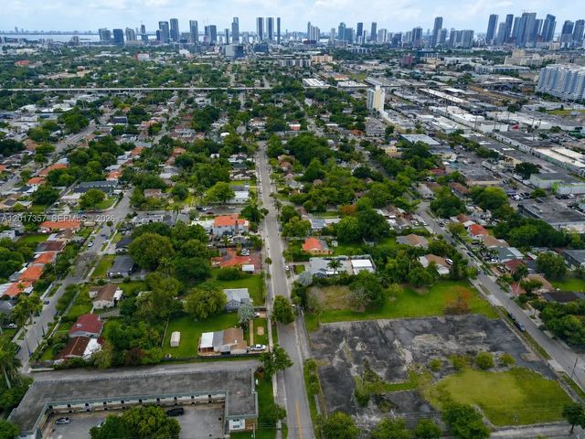 4 of 5 - 1555 Nw 26th Street, Miami, FL