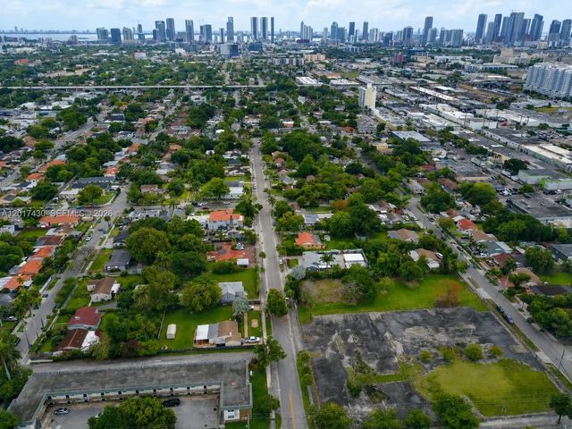 3 of 4 - 26 St 1555 Nw 26 Street, Miami, FL