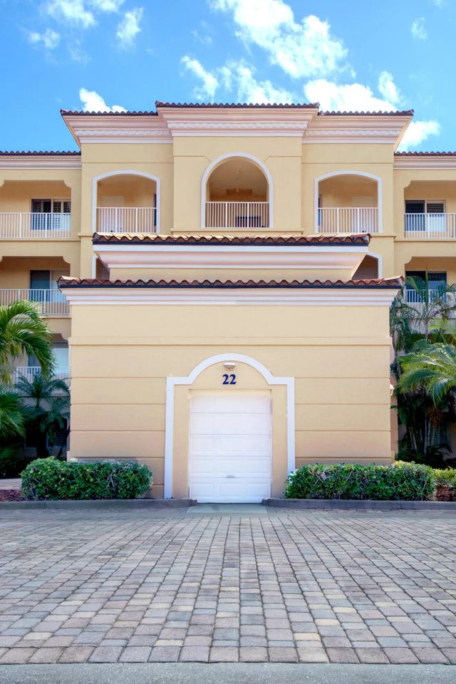 3 of 35 - 22 Harbour Isle Drive W #204, Fort Pierce, FL
