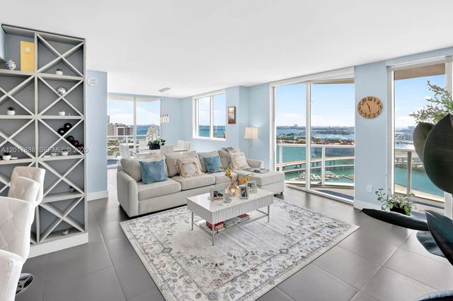 244 Biscayne Boulevard #3602, Miami