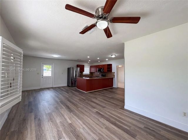 3 of 20 - 4403 Nw 202nd Street, Miami Gardens, FL