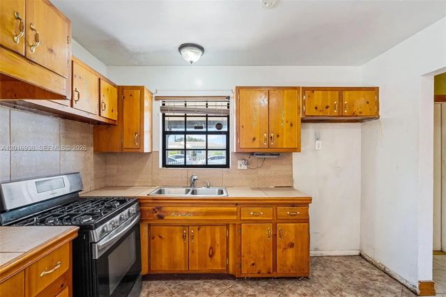 3 of 54 - 2400 Nw 181st Terrace, Miami Gardens, FL