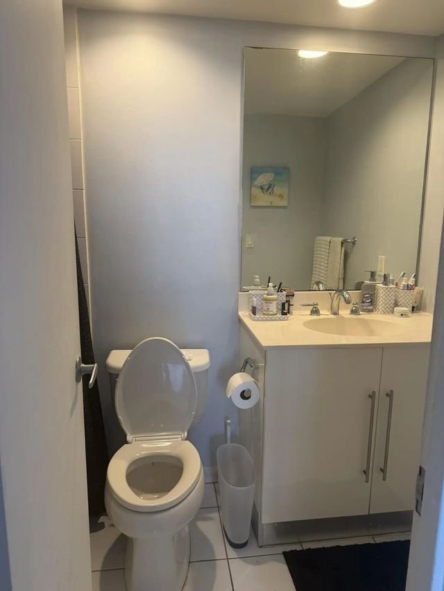 5 of 5 - 3001 S Ocean Drive #203, Hollywood, FL