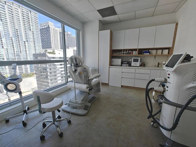 175 Sw 7th Street #2006, Miami