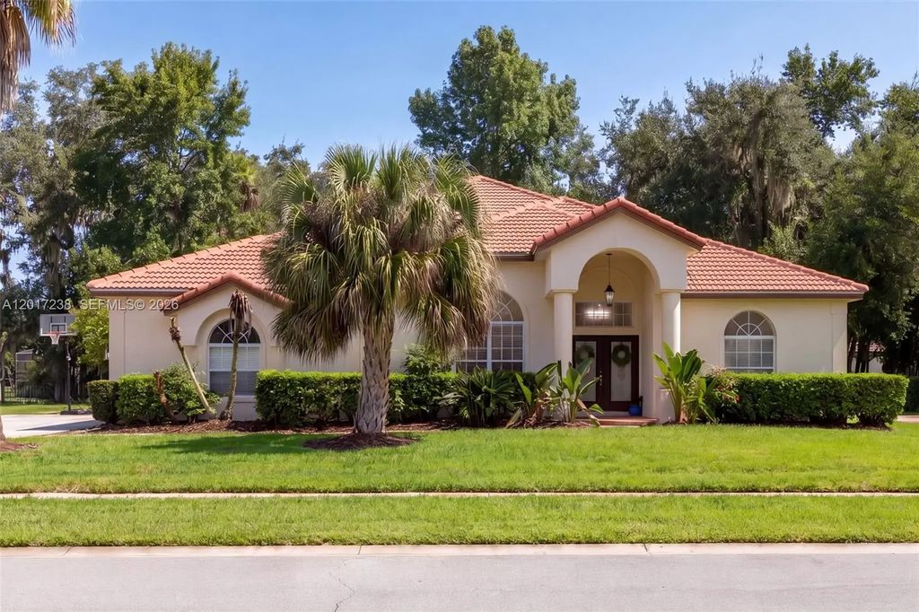 1584 Shadowmoss Circle, 