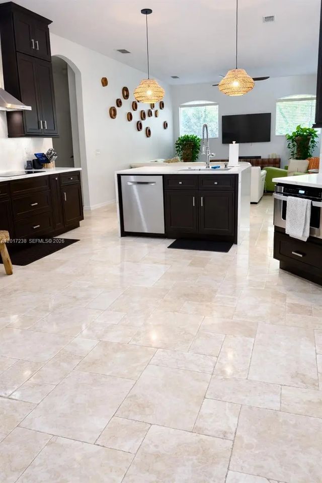 4 of 14 - 1584 Shadowmoss Circle, , FL