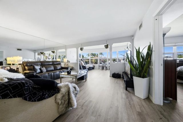 3 of 19 - 3121 Ne 51st Street #205e, Fort Lauderdale, FL