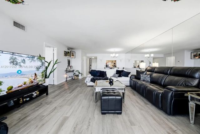 5 of 19 - 3121 Ne 51st Street #205e, Fort Lauderdale, FL