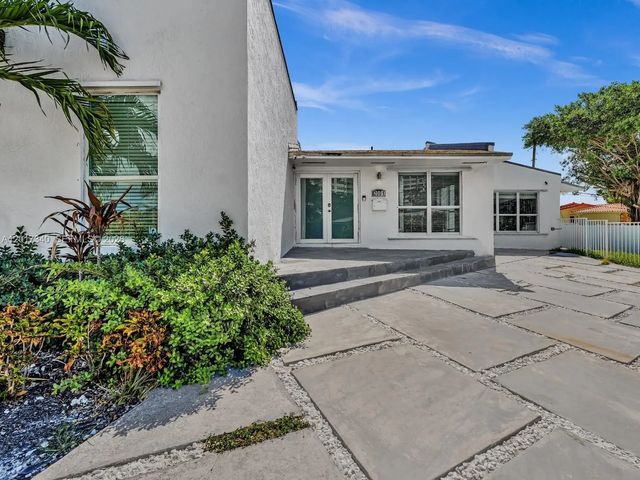 2 of 24 - 2001 Ne 122nd Road, North Miami, FL