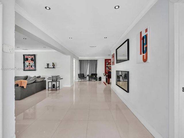 4 of 24 - 2001 Ne 122nd Road, North Miami, FL