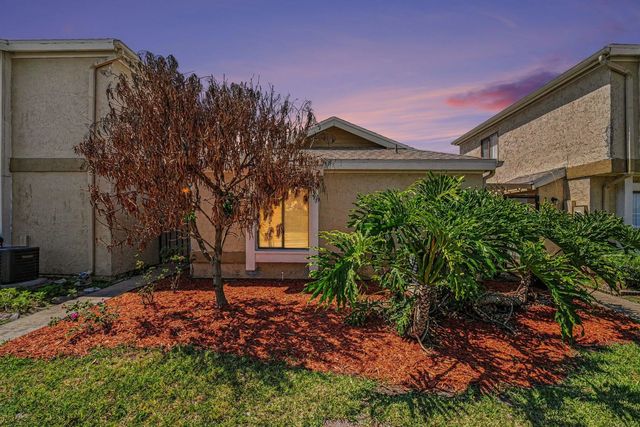1011 Ne Abada Ct Court Ne #110, Palm Bay