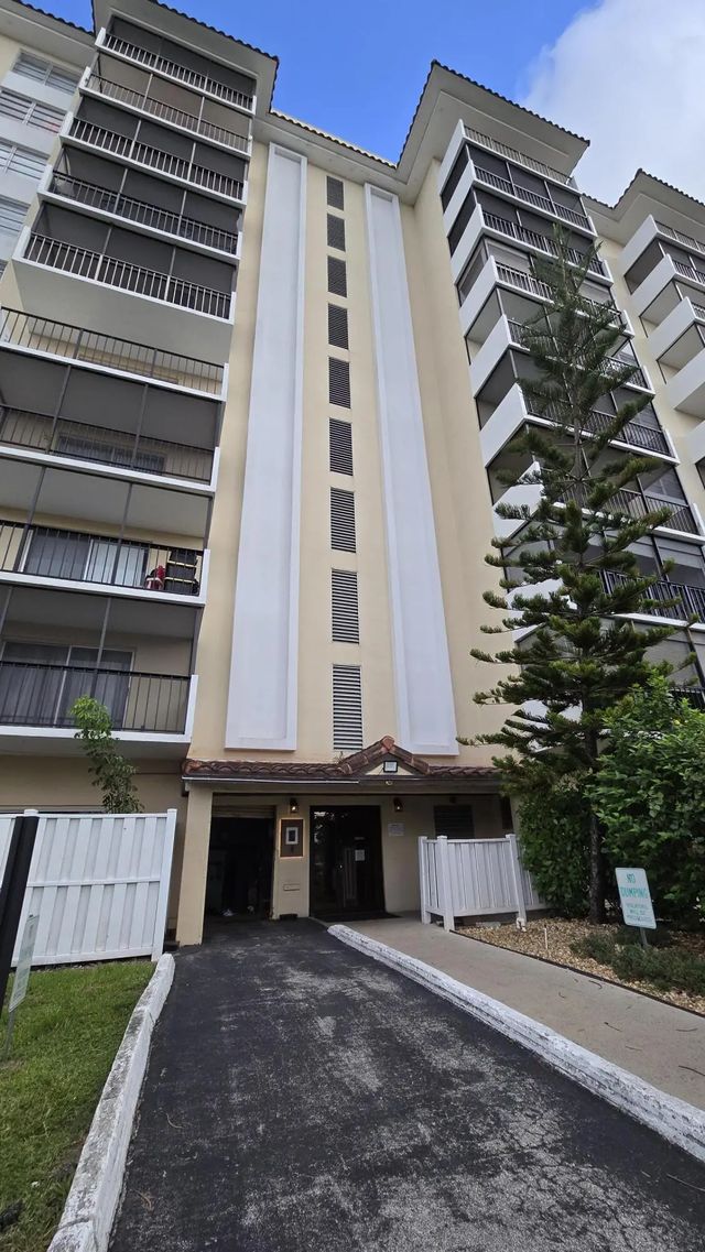 4164 Inverrary Drive #601, Lauderhill