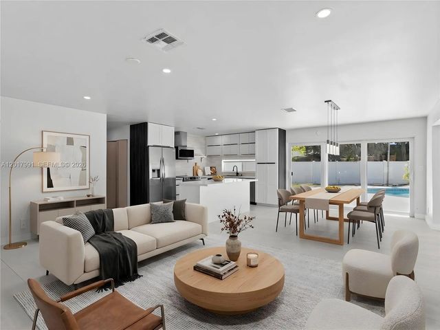 2 of 21 - 421 S 56th Terrace, Hollywood, FL