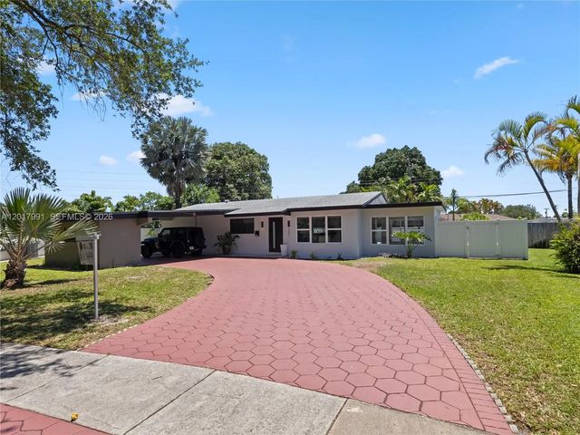 4 of 21 - 421 S 56th Terrace, Hollywood, FL