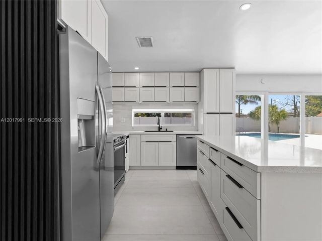 5 of 21 - 421 S 56th Terrace, Hollywood, FL