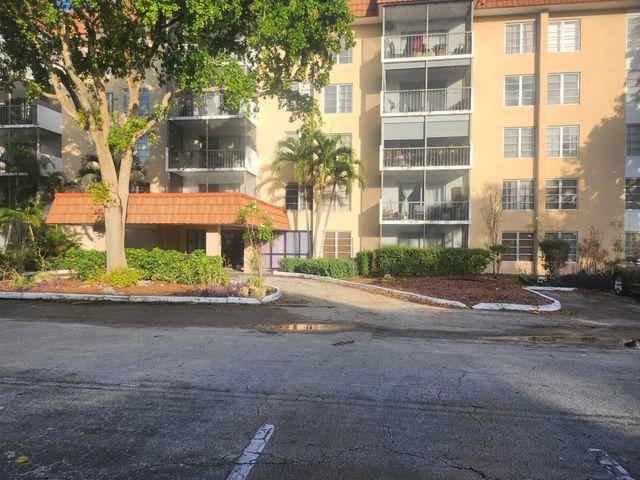 4160 Inverrary Drive #311, Lauderhill