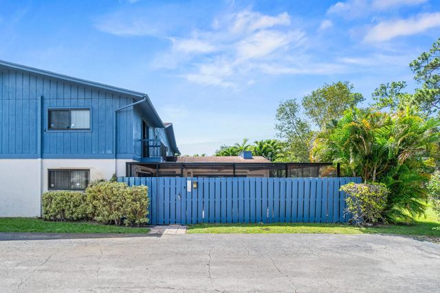 4585 Holly Lake Drive, Lake Worth