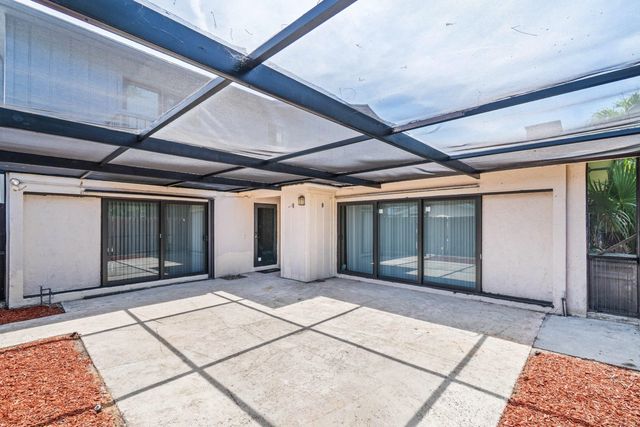 5 of 32 - 4585 Holly Lake Drive, Lake Worth, FL