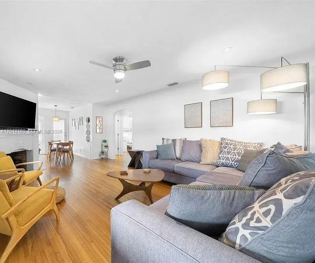 3 of 33 - 1617 Ne 3rd Court, Fort Lauderdale, FL