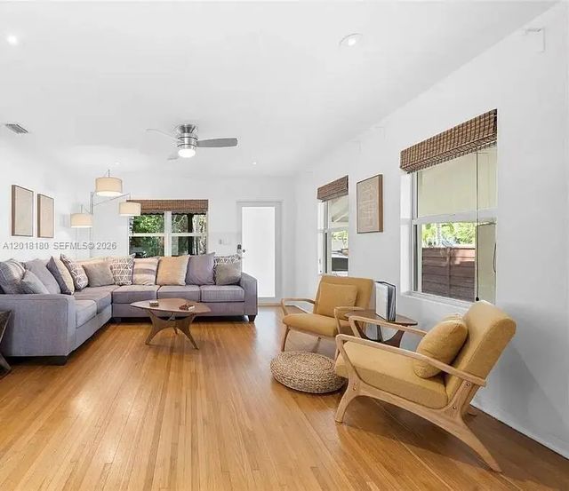 4 of 33 - 1617 Ne 3rd Court, Fort Lauderdale, FL