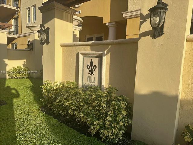 322 Madeira Avenue #302, Coral Gables