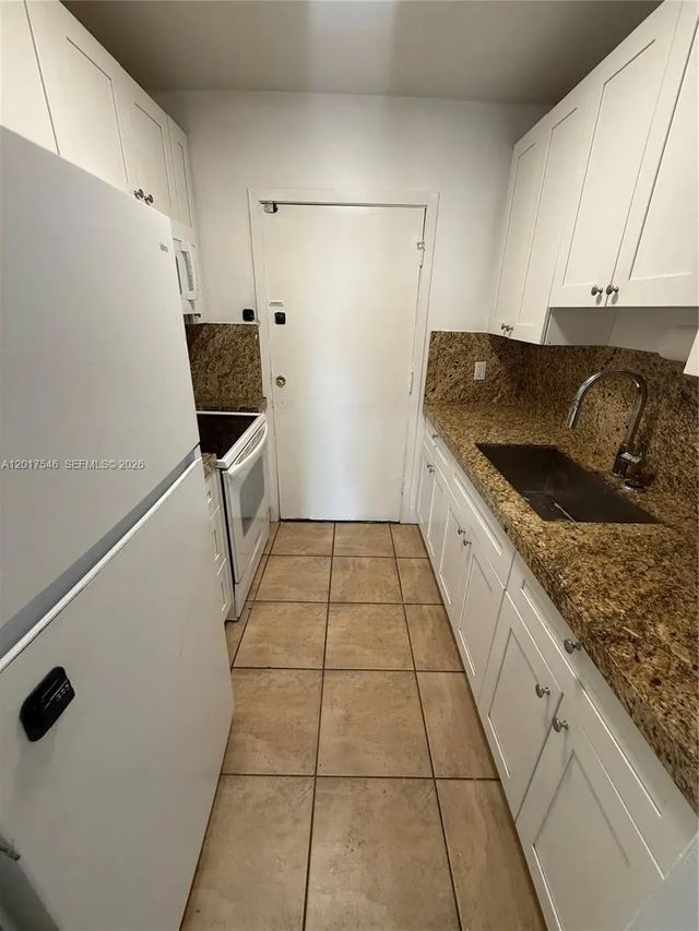 4 of 15 - 685 Miller Drive #e205, Miami Springs, FL