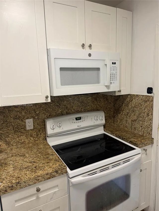 5 of 15 - 685 Miller Drive #e205, Miami Springs, FL