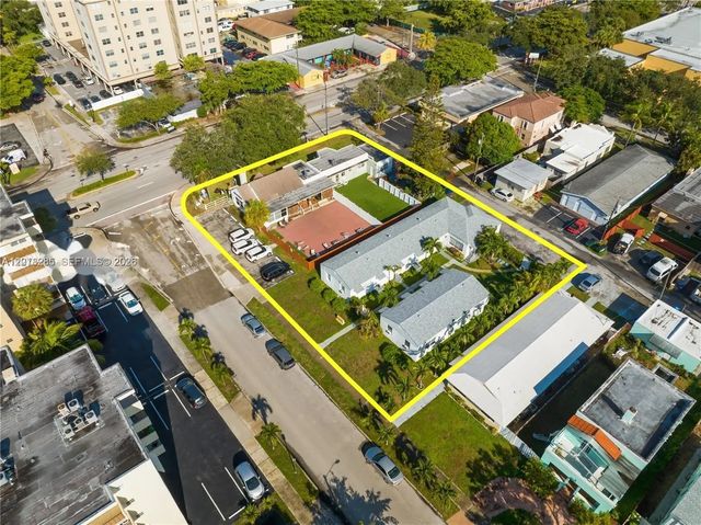 3 of 60 - 699 S Federal Highway, Hollywood, FL