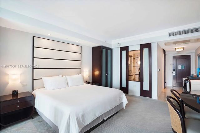 2 of 19 - 4391 Collins Avenue #916, Miami Beach, FL