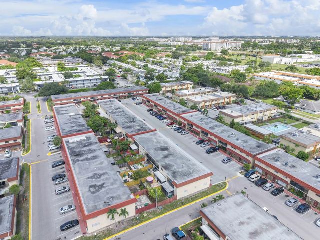 4 of 40 - 6659 Sw 41st Place #38, Davie, FL
