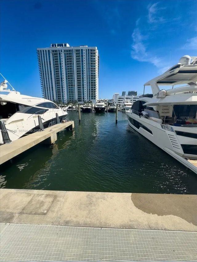 17111 Biscayne Boulevard, North Miami Beach
