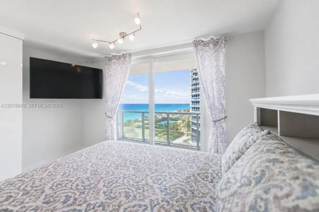 4 of 25 - 19201 Collins Avenue #609, Sunny Isles Beach, FL