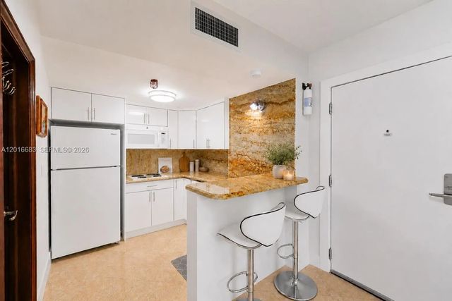 5 of 25 - 19201 Collins Avenue #609, Sunny Isles Beach, FL