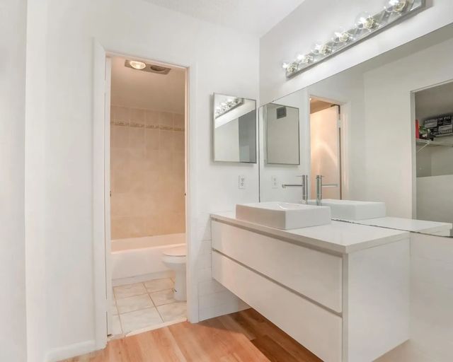 5 of 21 - 6201 N Falls Cir Drive #109, Lauderhill, FL